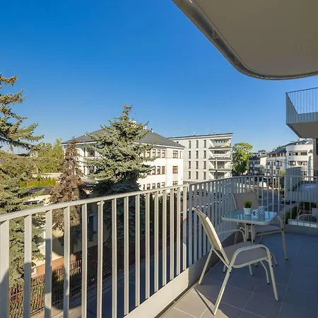 Spacious Apartment With A Balcony Warsaw Zbaszynska 4 By Heyrent Apartamento Varsovia