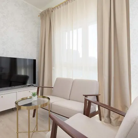 Spacious Apartment With A Balcony Warsaw Zbaszynska 4 By Heyrent