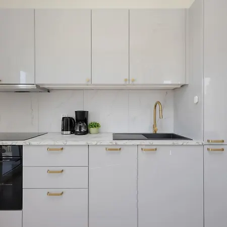 Spacious Apartment With A Balcony Warsaw Zbaszynska 4 By Heyrent Apartamento